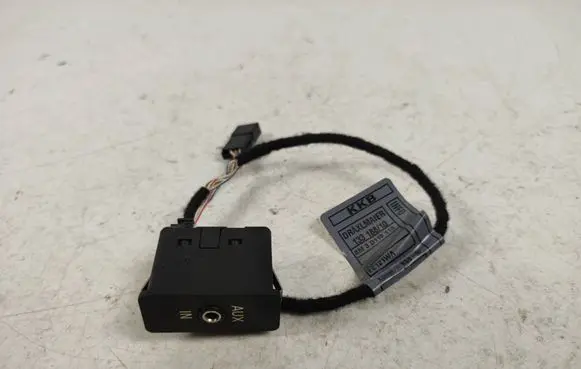 BMW 5 F10 F11 AUX in-socket connector 6930561 9231763