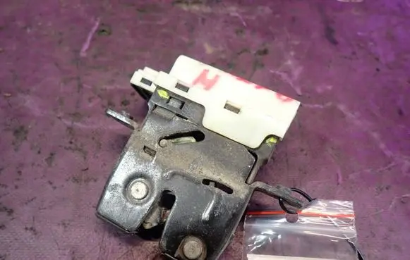 Nissan Micra Tailgate/trunk/boot lock/catch/latch 