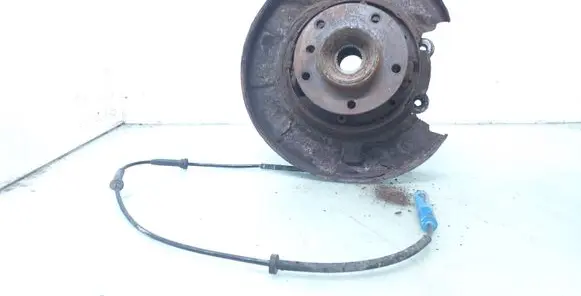 BMW 5 E39 Rear wheel hub spindle/knuckle 