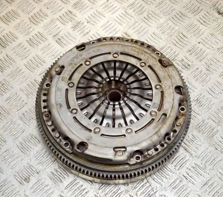 Volkswagen Golf VII Clutch set kit 181878007428 04E141016J