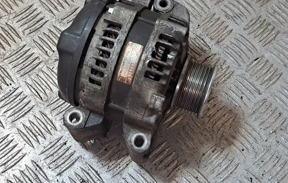 Toyota Corolla Verso AR10 Generator/alternator 270600G011 1042104521