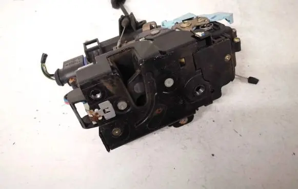 Skoda Octavia Mk2 (1Z) Front door lock 3d1837016