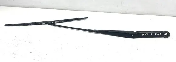 BMW X3 E83 Front wiper blade arm 705166802 7051668