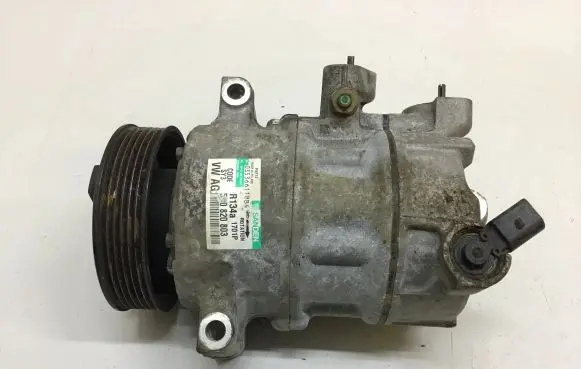 Volkswagen PASSAT B6 Air conditioning (A/C) compressor (pump) 5N0820803 035366118B4 R134A