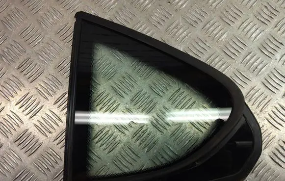 Lexus LS 460 - 600H Rear vent window glass A00234510A 43R000127