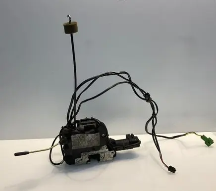 Mercedes-Benz E W211 Front door lock A2117200935 2117200935