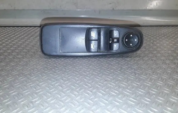 Citroen C4 I Picasso Electric window control switch 96590659XT