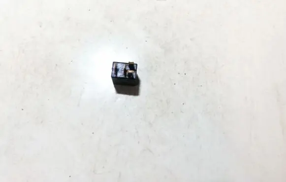 Mitsubishi Colt Other relay mb953382 v23075e1001x1