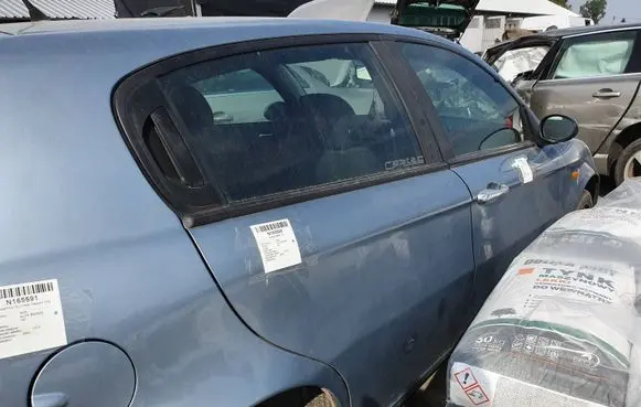 Alfa Romeo 147 Rear door