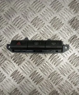 Toyota Avensis T220 Hazard light switch
