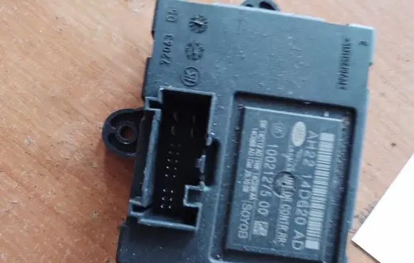 Jaguar XF Door control unit/module 1002127500 AH2214D620AD