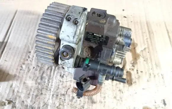 Renault Scenic II - Grand scenic II Fuel injection high pressure pump 0445010075 8200108225