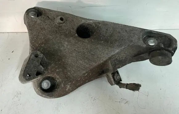 BMW X5 E70 Engine mounting bracket 2211679002101 6790021