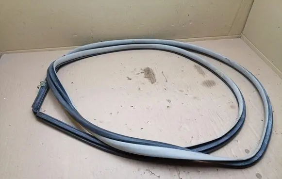 Toyota Prius+ (ZVW40) Rear door rubber seal (on body) 1503TGU-25091536