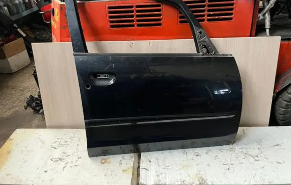 Mitsubishi Colt Front door
