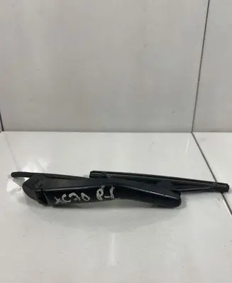 Volvo XC70 Headlight wiper arm 482