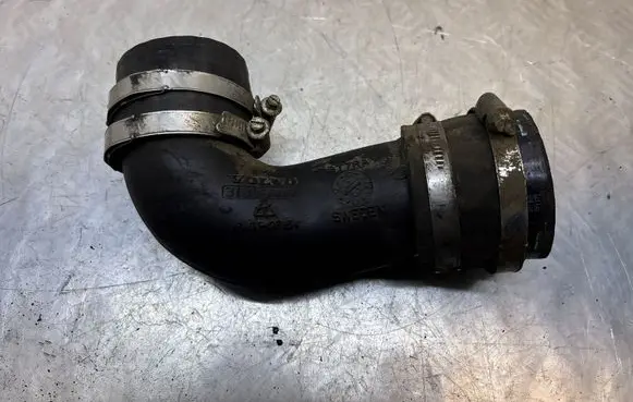 Volvo V70 Intercooler hose/pipe 31338572