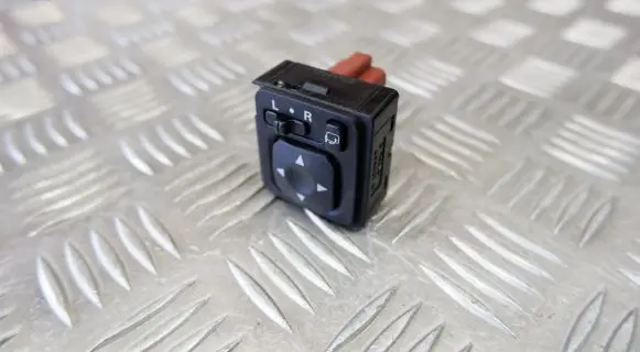 Mitsubishi Outlander Wing mirror switch