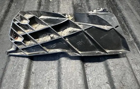 Infiniti FX Front bumper mounting bracket 620581CA0A