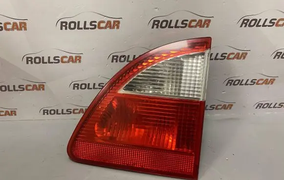 Tailgate rear/tail lights