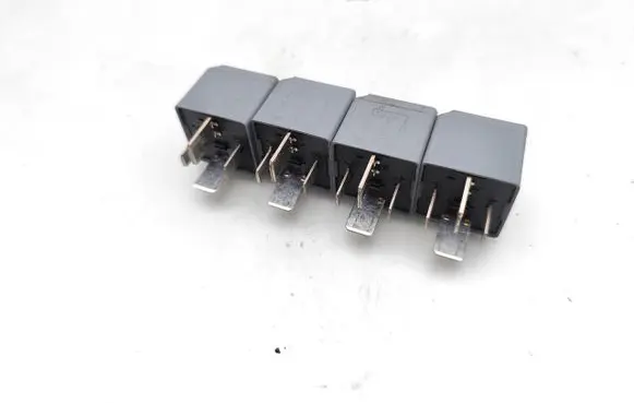 Ford Focus Other relay 5M5T14B192EA V23136J4X62