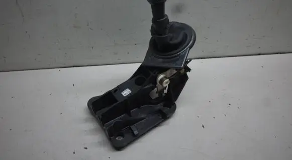 Citroen C4 I Gear shifter/selector 9657303580