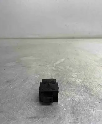 Land Rover Range Rover Sport L320 Seat heating switch Yuf500120pvj