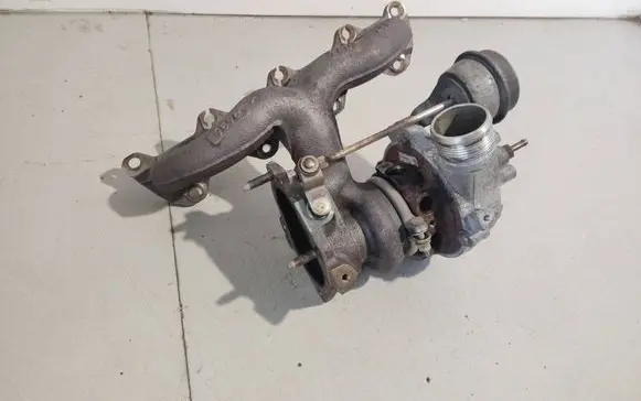 Volkswagen Golf VI Turbo 03C145701T 820VI07E0A