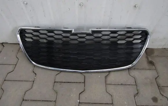 Chevrolet Spark Front bumper upper radiator grill 95078761