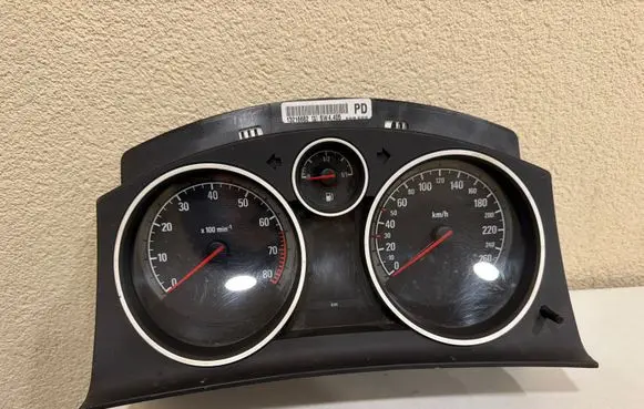 Opel Astra H Speedometer (instrument cluster) 13216682