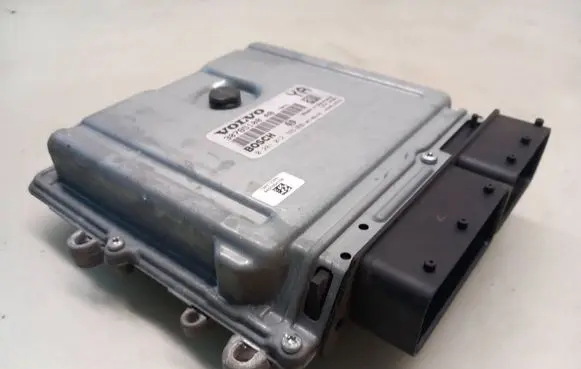 Volvo V70 Engine control unit/module 30785100AB 0281012765 1039S18372