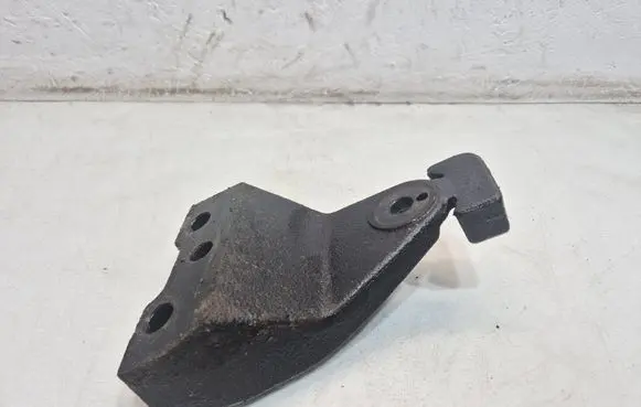 Hyundai Santa Fe Engine mounting bracket
