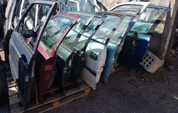 Mitsubishi Pajero Front door