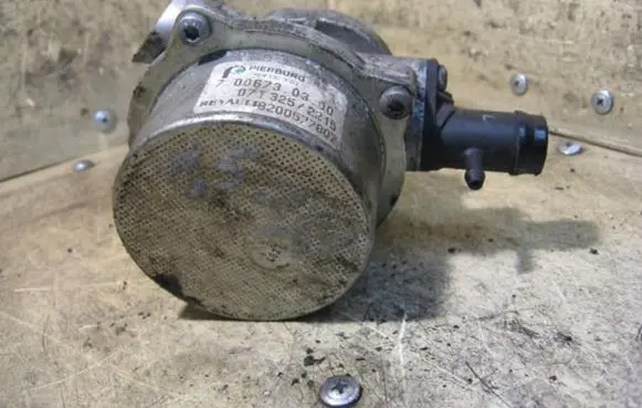 Renault Trafic I Vacuum pump 7006730300 15CDI 8200577807