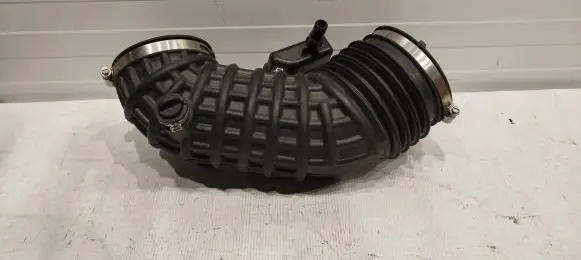 Chevrolet Camaro Air intake duct part 84454249