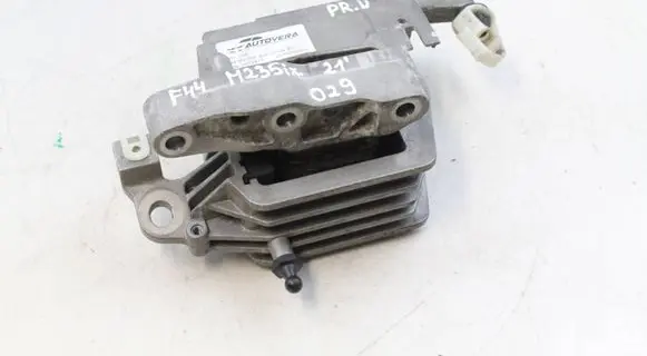 Engine mount bracket