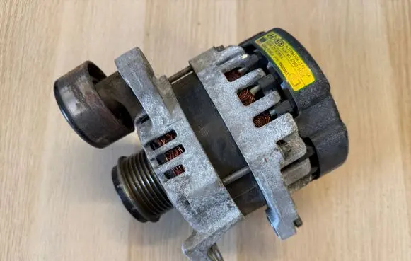 KIA Ceed Generator/alternator 3730004950