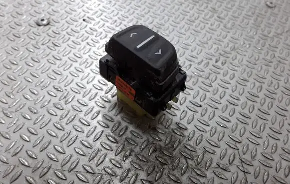 Dacia Sandero Electric window control switch 254214937R