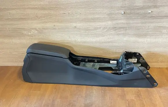 BMW 1 F40 Armrest 6823557 6839340