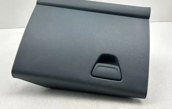 Glove box