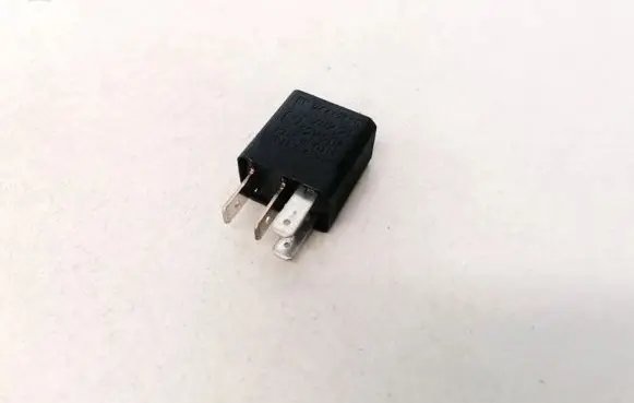 Opel Zafira A Other relay 24432680 70221