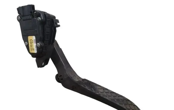 Volkswagen Touareg I Accelerator throttle pedal 7L0723507B 6PV00802624