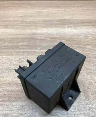 Peugeot 407 Glow plug pre-heat relay 0281003018