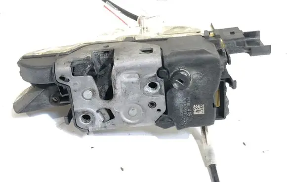 Citroen Berlingo Rear door lock 828418