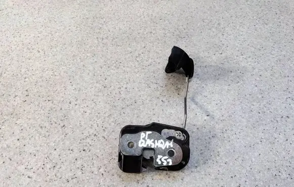 Nissan Qashqai Seat back rest lock catch 