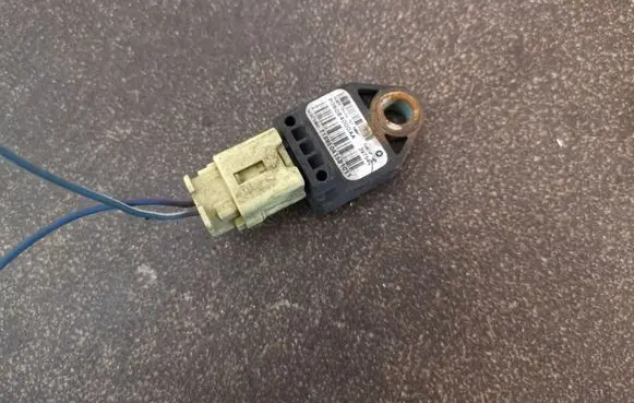Jeep Cherokee III KJ Airbag deployment crash/impact sensor P05084000AA