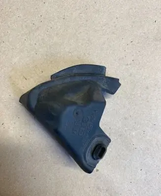 Audi Q7 4L Other engine bay part 4L0821145A
