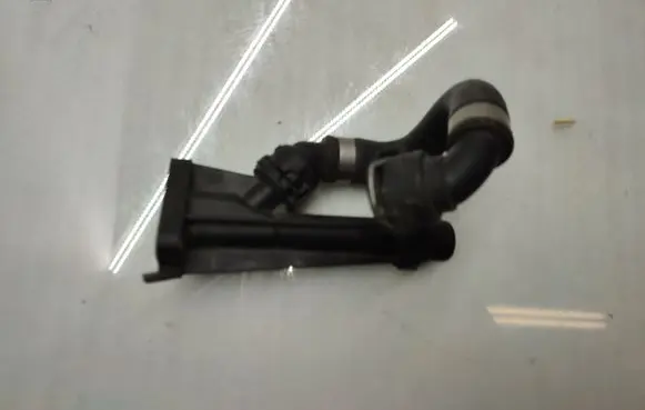BMW 5 F10 F11 Engine coolant pipe/hose 7803751