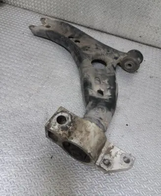 Volkswagen PASSAT B6 Front lower control arm/wishbone