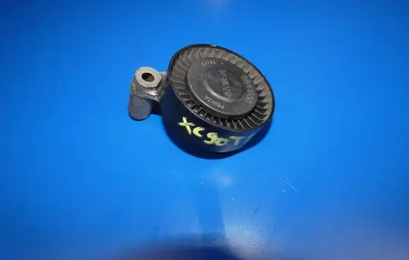 Volvo XC90 Alternator belt tensioner 8641050